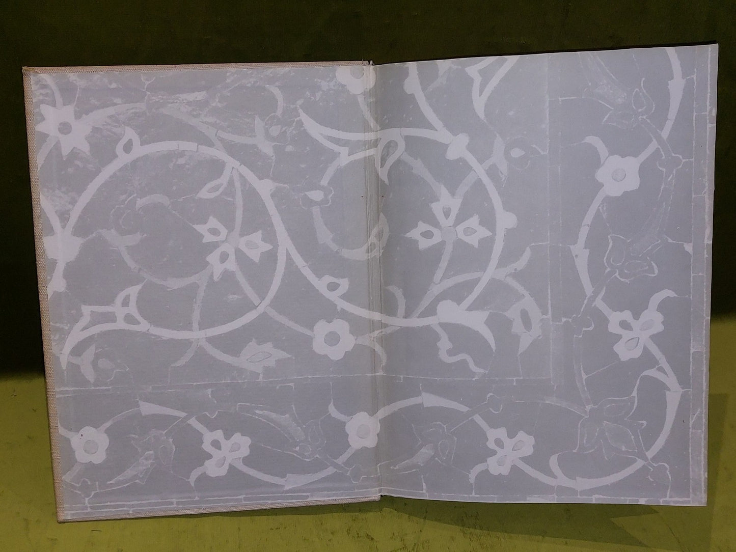 Isfahan: Pearl of Persia 1966 Hardcover Blunt & Swaan2