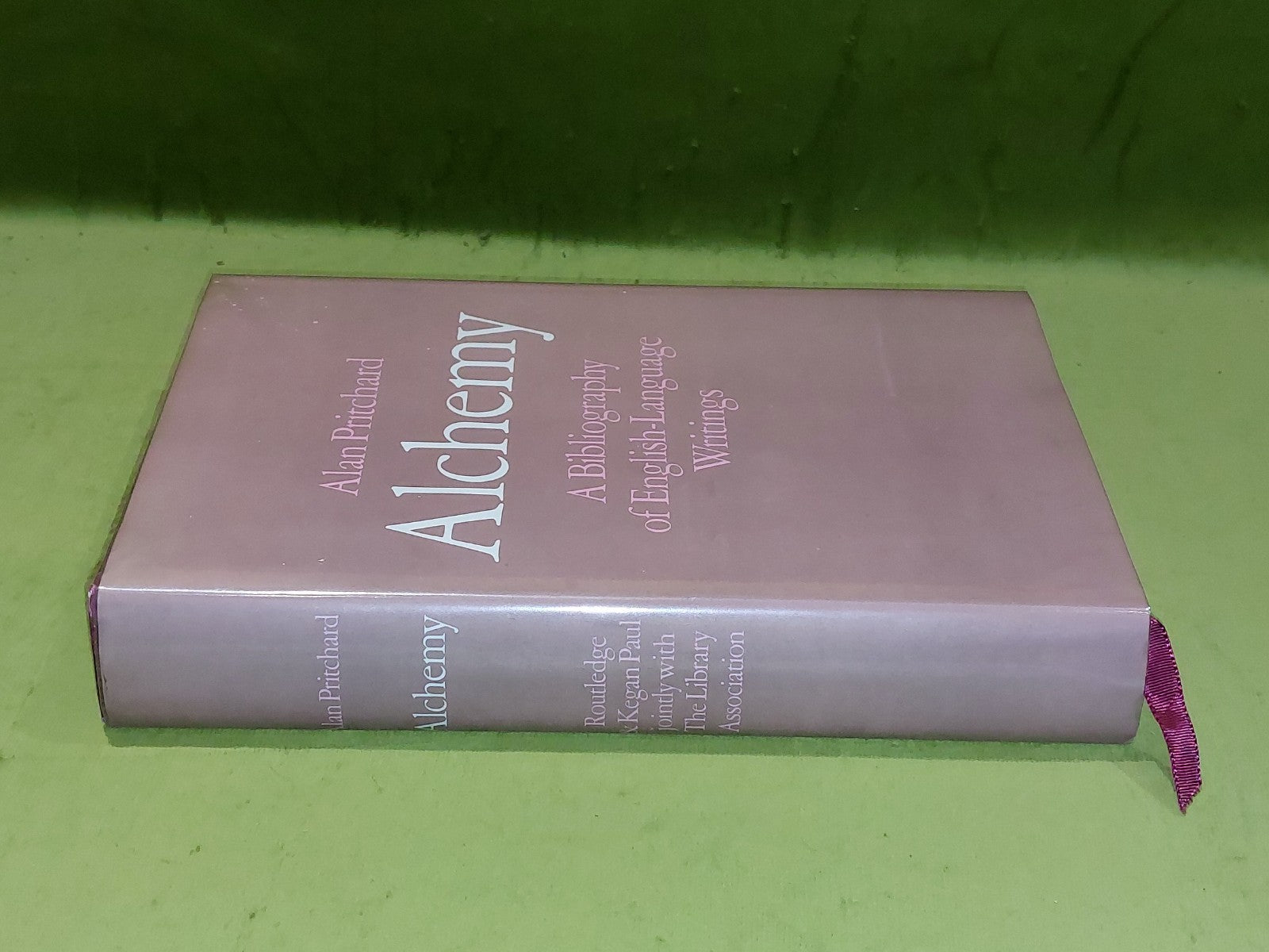 Alchemy : a Bibliography of English-Language Writings - Alan Pritchard 1980 Hb1