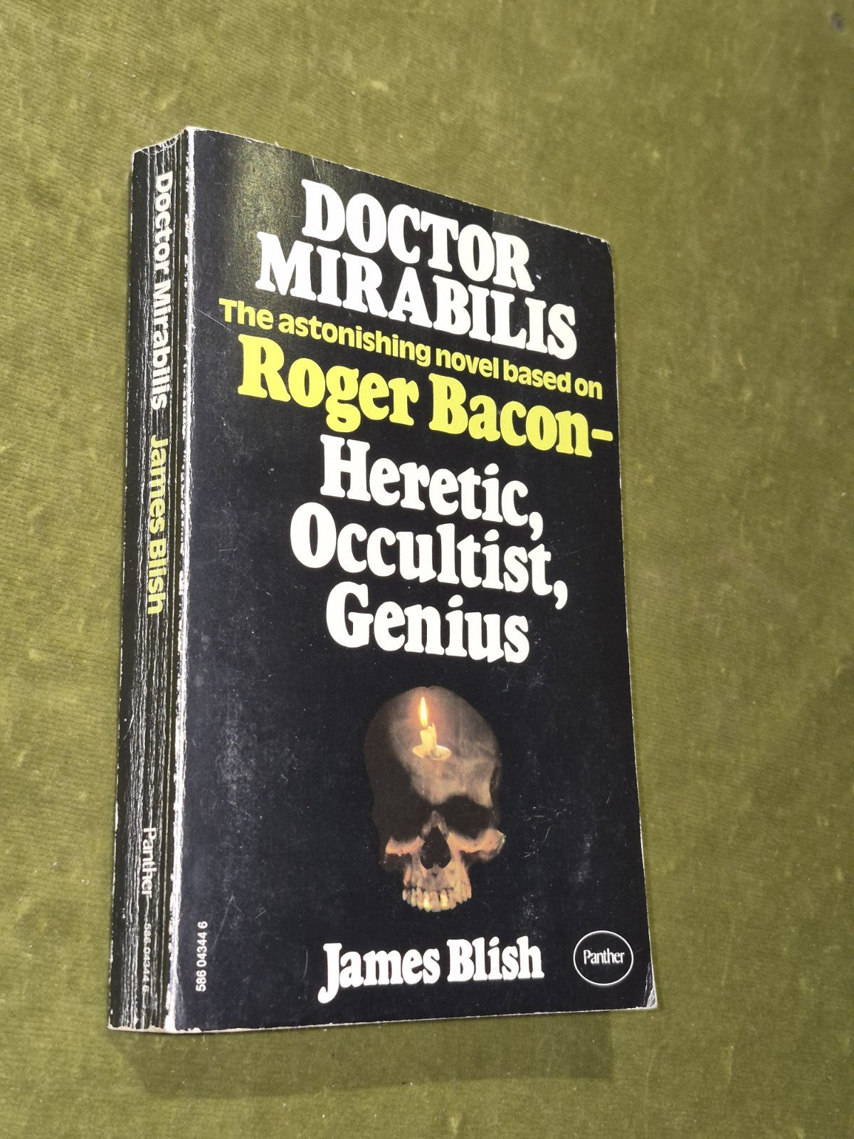 Doctor Mirabilis Roger Bacon James Blish 1976 Panther Books0