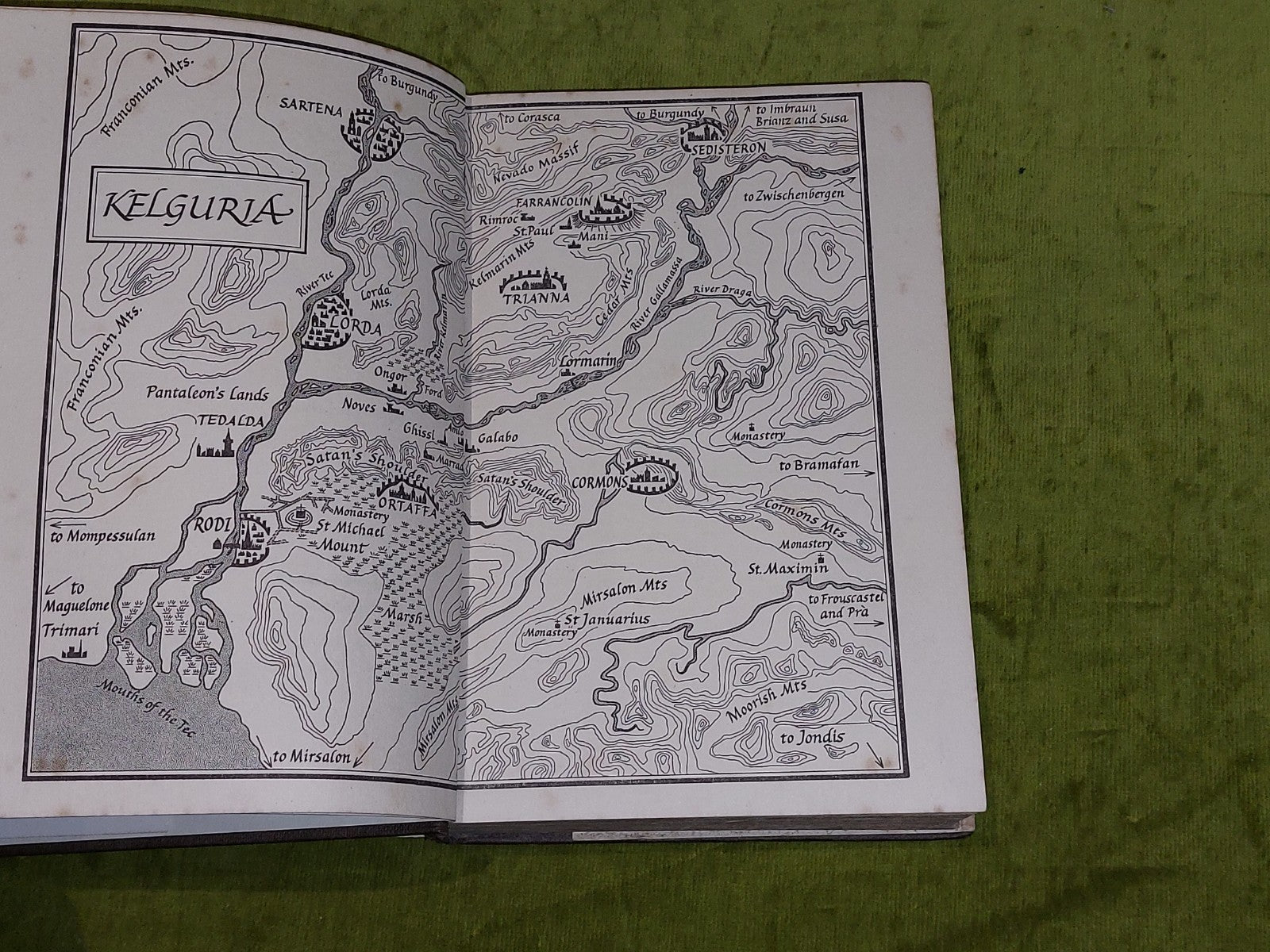 The Badger of Ghissi  Wolf von Niebelschutz (1963) [George Allen & Unwin] Hb4