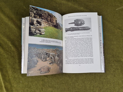 The Prehistory of Orkney - Colin Renfrew , Edinburgh 19857