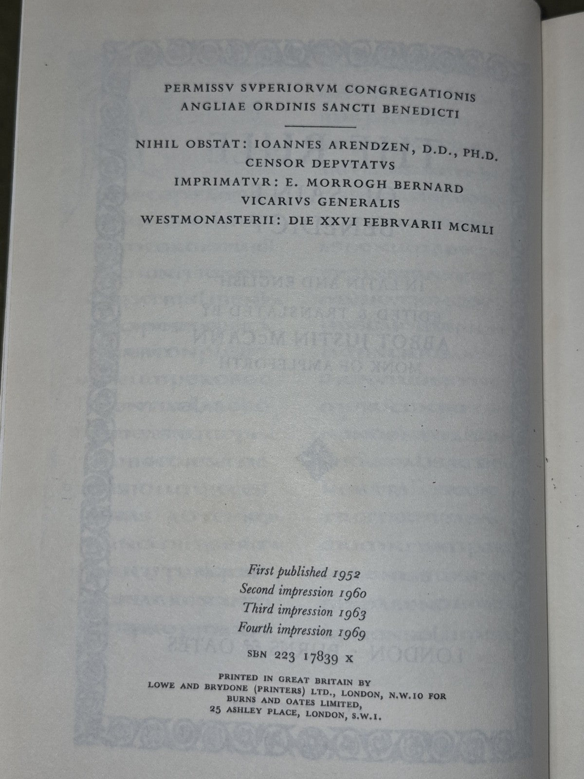 Rule of Saint Benedict Latin English Abbot Justin McCann Burns & Oates 19697