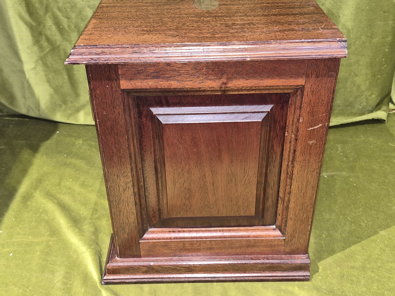 Encyclopedia Brittanica 1st Ed Facsimile in 3 Vols Leatherbound in Mahogany Case4