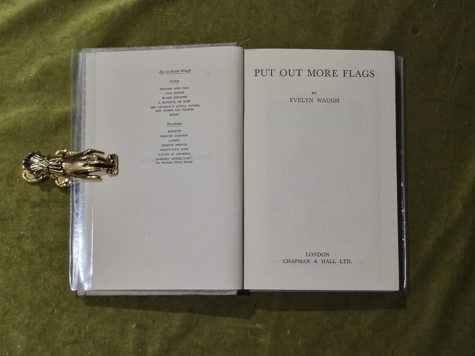 Put Out More Flags - Evelyn Waugh3