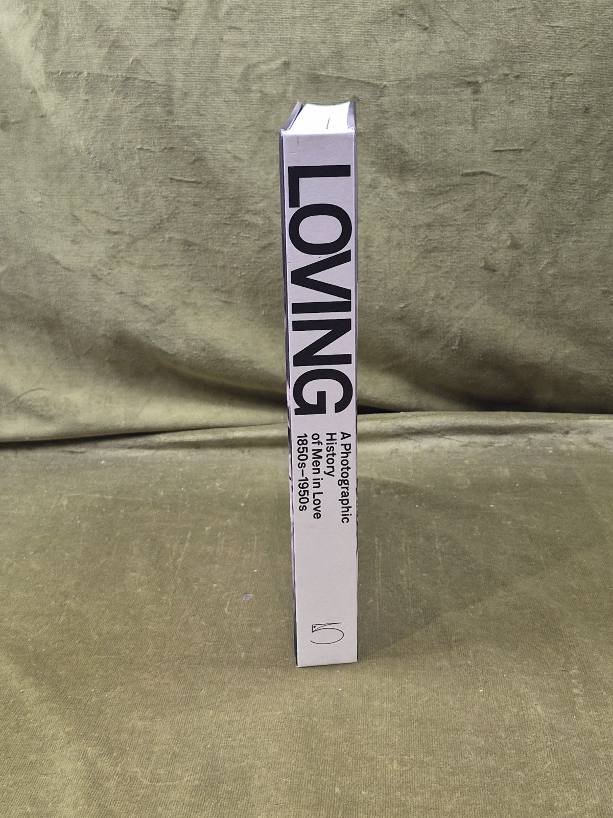 Loving A Photographic History of Men in Love 1850s 1950s - 5 continents 20202