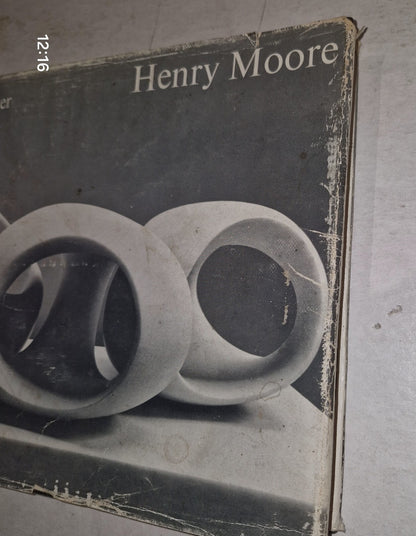 Henry Moore by David Sylvester, 1968, Punlished, Frederick A. Praeger, New York.2