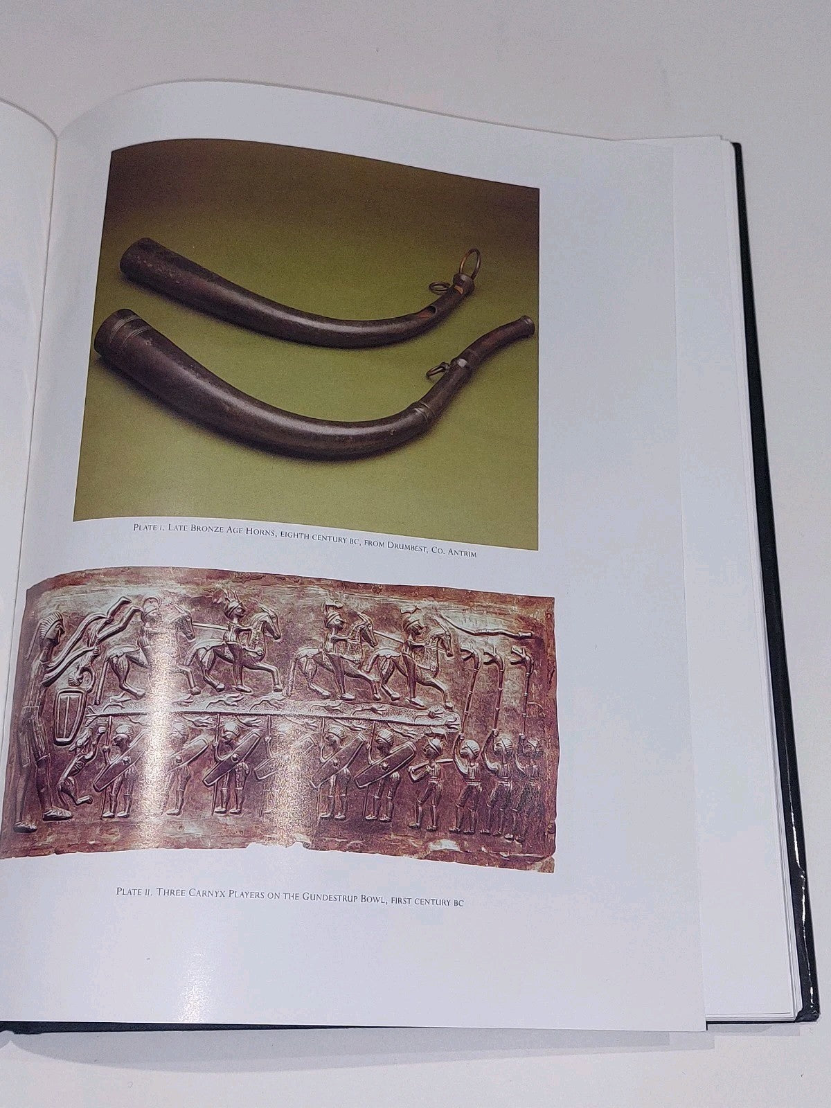 Scotland's Music : A History of the Traditional and Classical Music (1992) Hb6