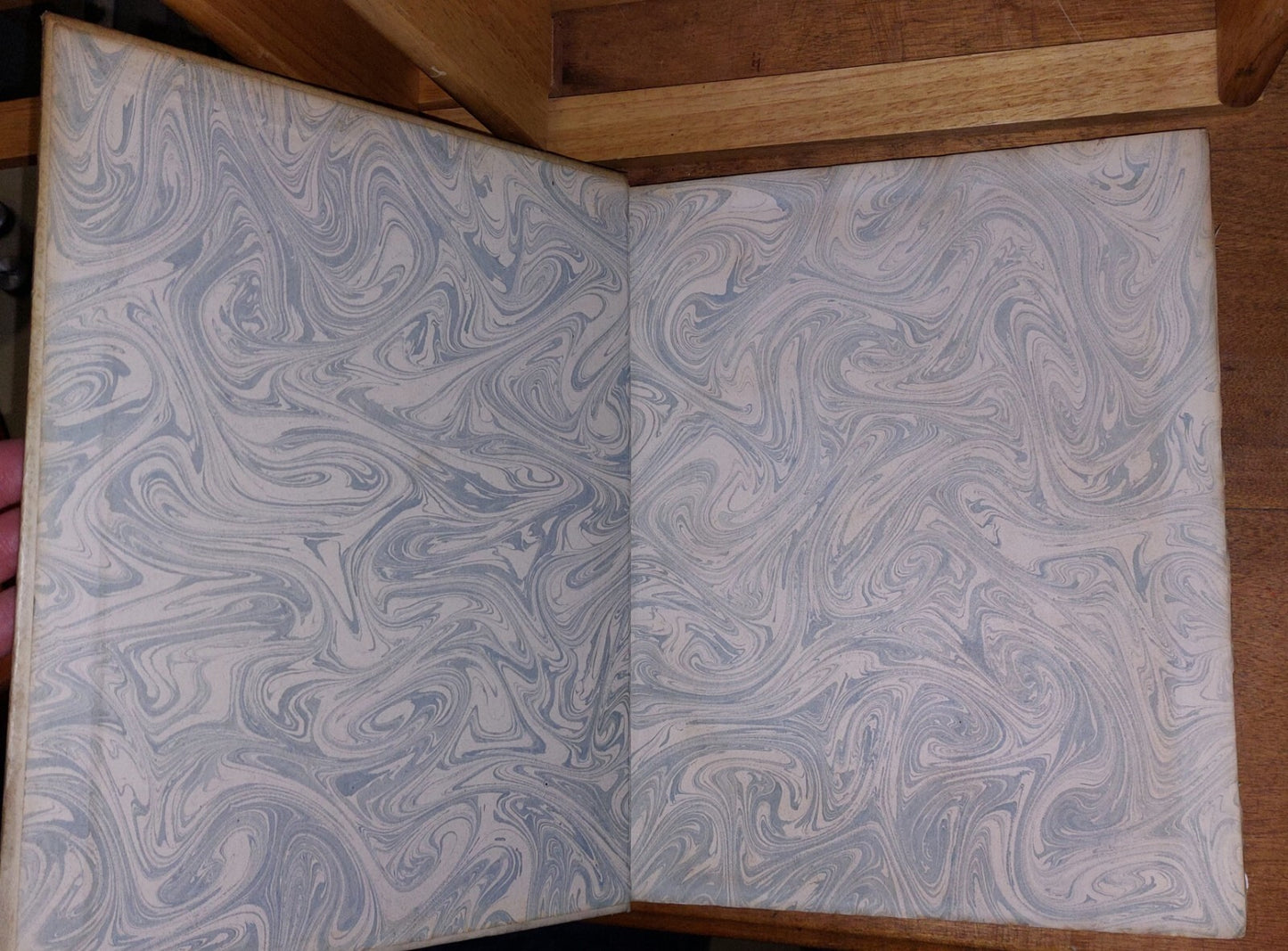 "MERCHANTMENATARMS: THE BRITISH MERCHANTS' SERVICE IN THE WAR  Bone, David W"6