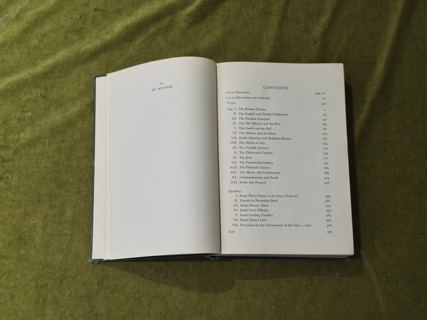 Medieval Lincoln - J W F Hill , Cambridge 1948 1st HB5