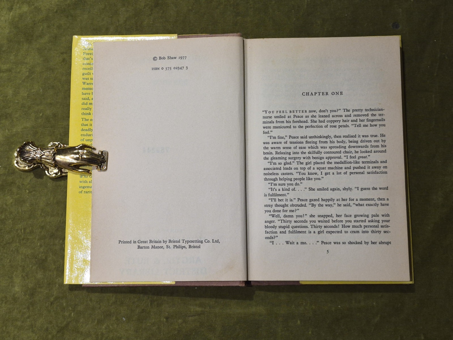 Bob Shaw - Who Goes Here? - 1977 1st edition Gollancz HB DJ Ex Libris6