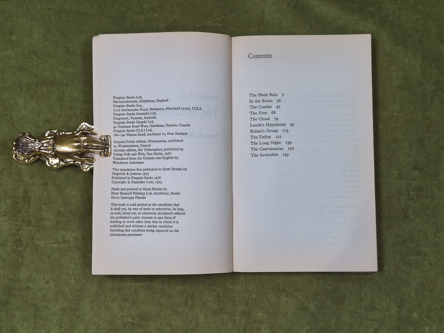 The Invincible by Stanislaw Lem. Penguin Books. 1976.4
