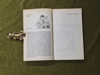JAROSLAV HASEK: The Tourist Guide (26 Stories) | Artia Pocket Books3