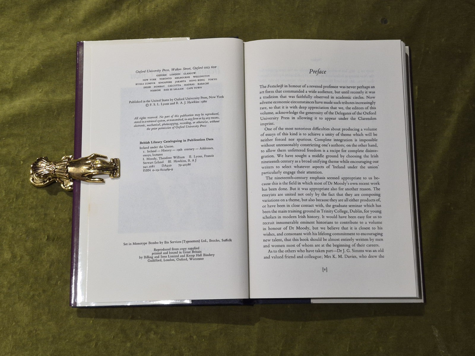 Ireland Under the Union: Varieties of Tension - Lyons, Hawkins - 1980 Clarendon4