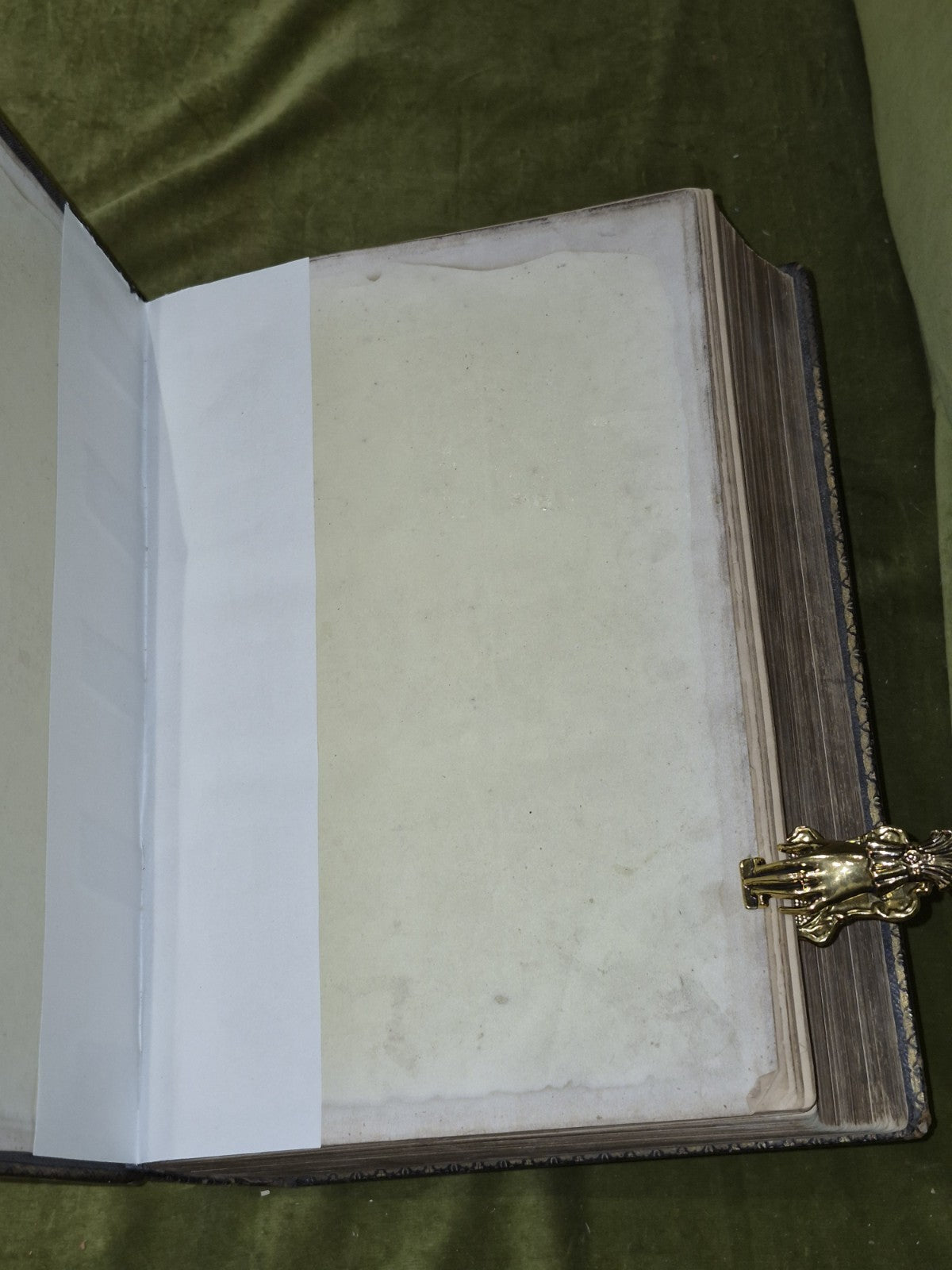 The Illustrated Family Bible John Brown 18409