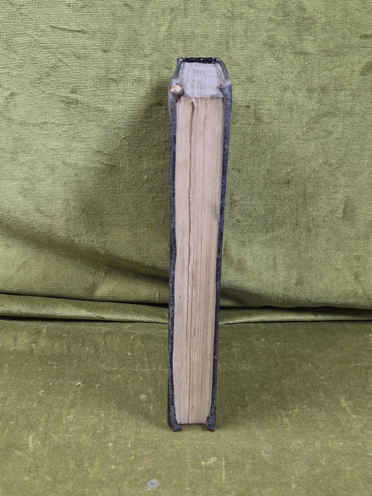 The Aran Islands - J M Synge , illus Jack B Yeats , Maunsel 1907 HB8