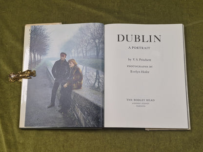 DUBLIN: A PORTRAIT By V S Pritchett & Evelyn Hofer , The Bodley Head 19673