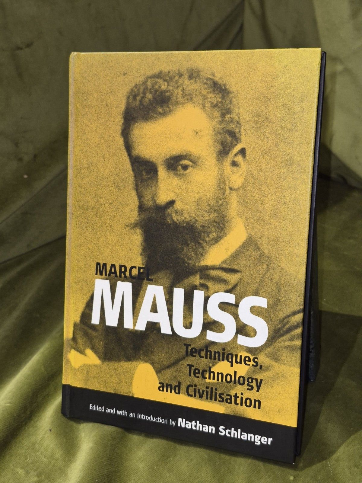 Techniques, Technology and Civilization (2006) Schlanger0