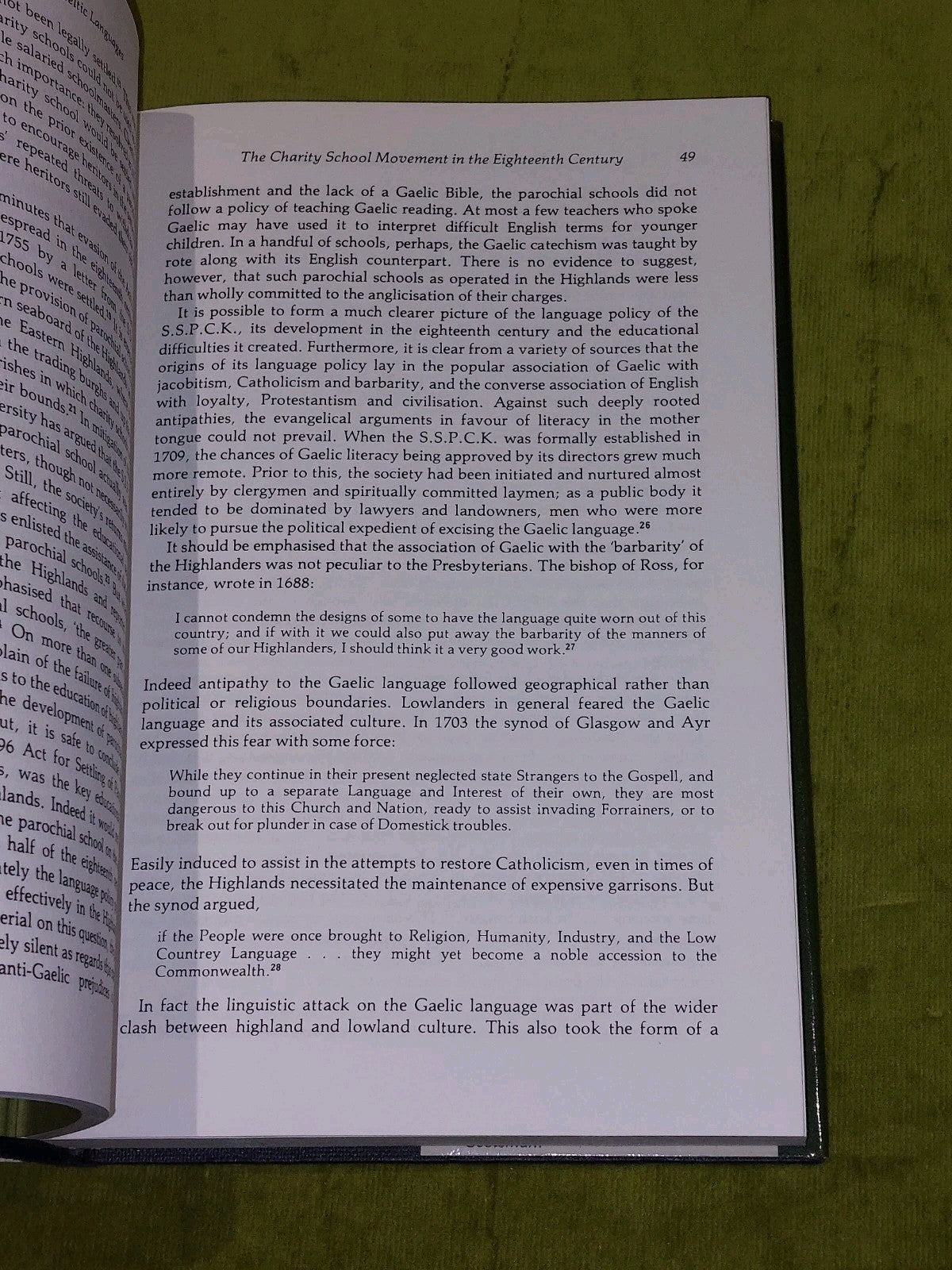 The Decline of the Celtic Languages by Victor Edward Durkacz [John Donald] 19836