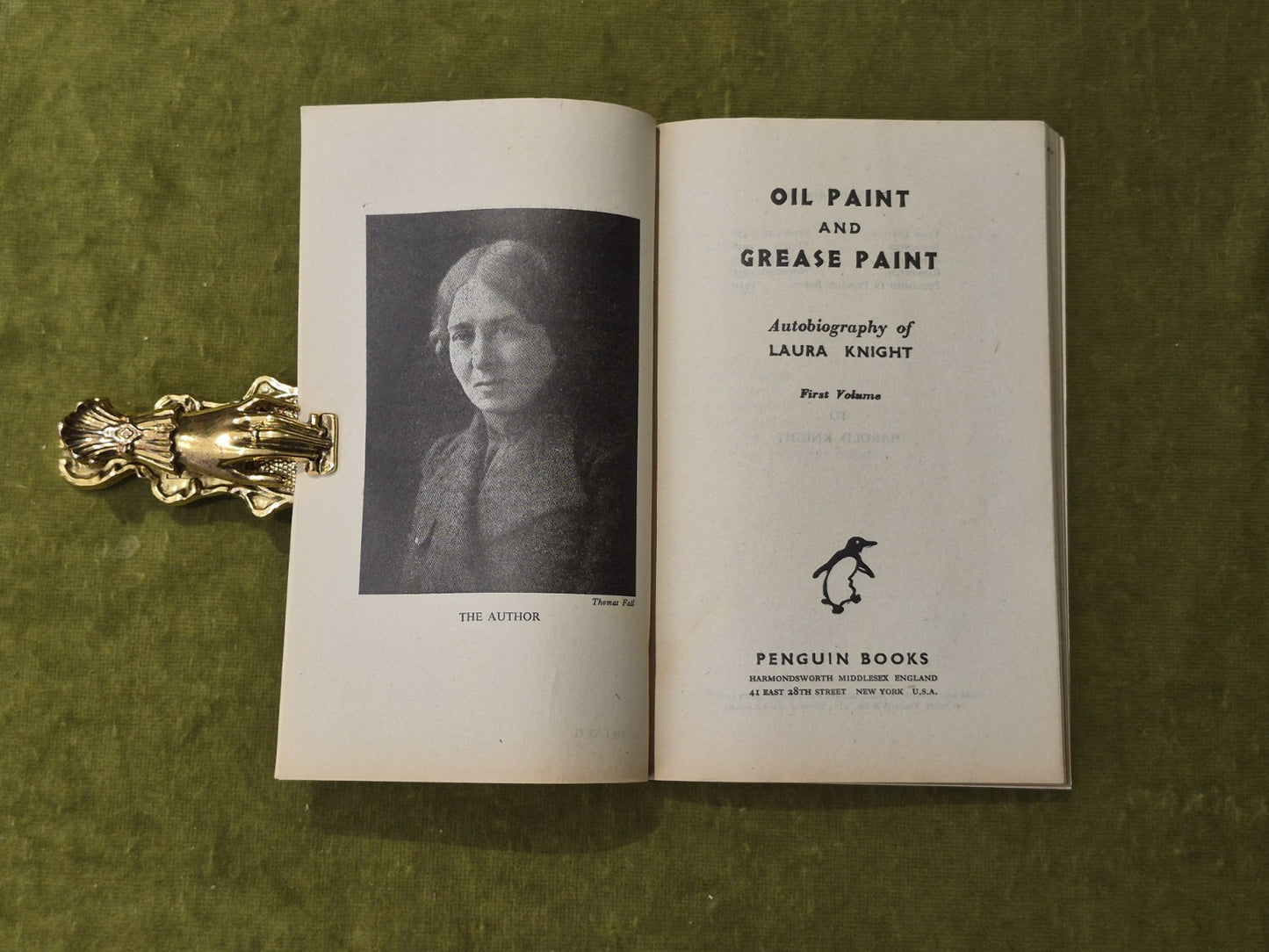 Oil Paint & Grease Paint Autobiograohy of Laura Knight in 3 Vols - Punguin 19413