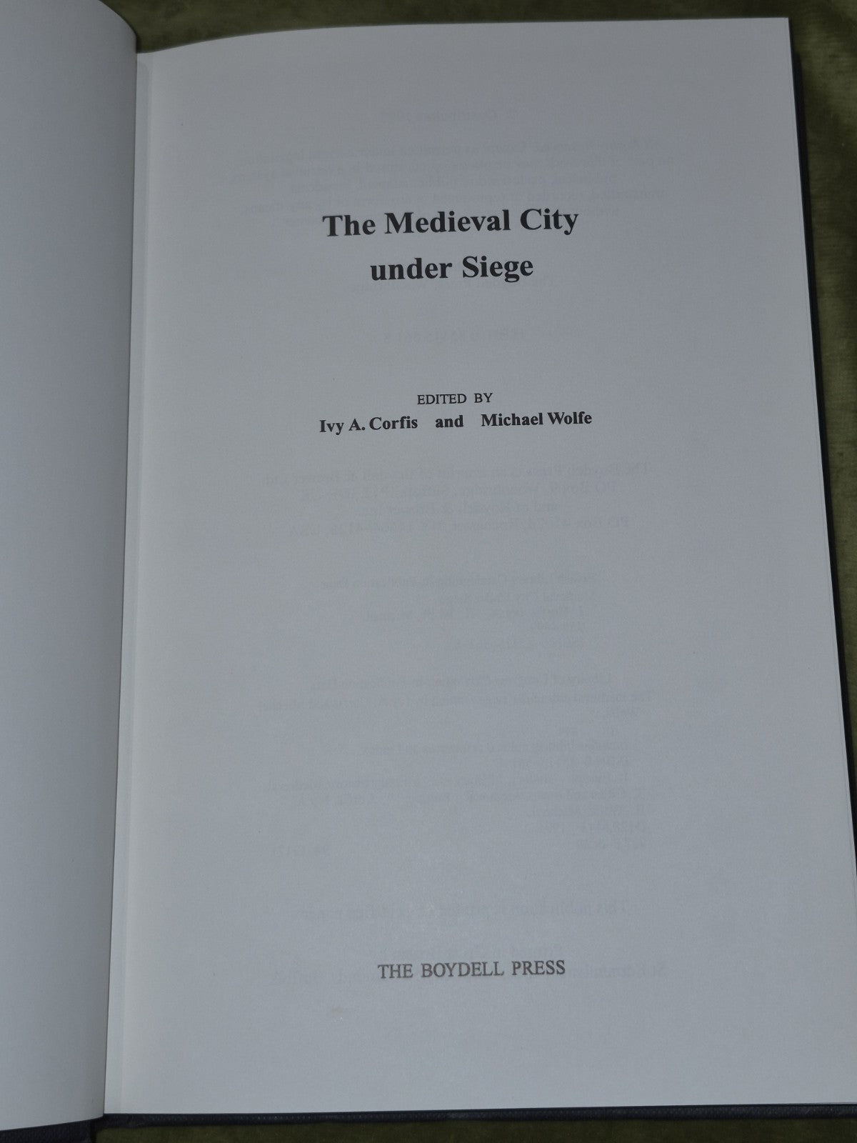 Medieval City under Siege by Michael Wolfe (1995, Hardcover)4