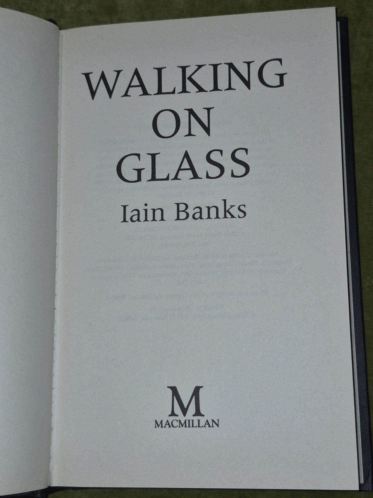 Iain Banks Walking on Glass True First 1985 in Original Jacket4