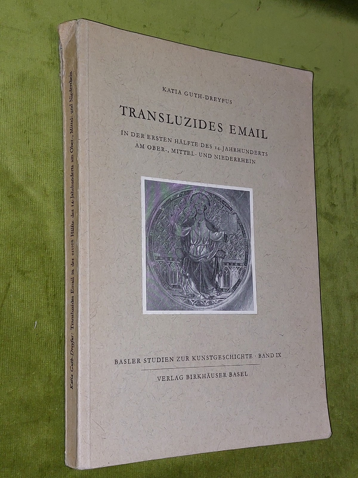 Transluzides Email in Der Ersten Hälfte Des 14 Jarhunderts Am Ober Mittel0