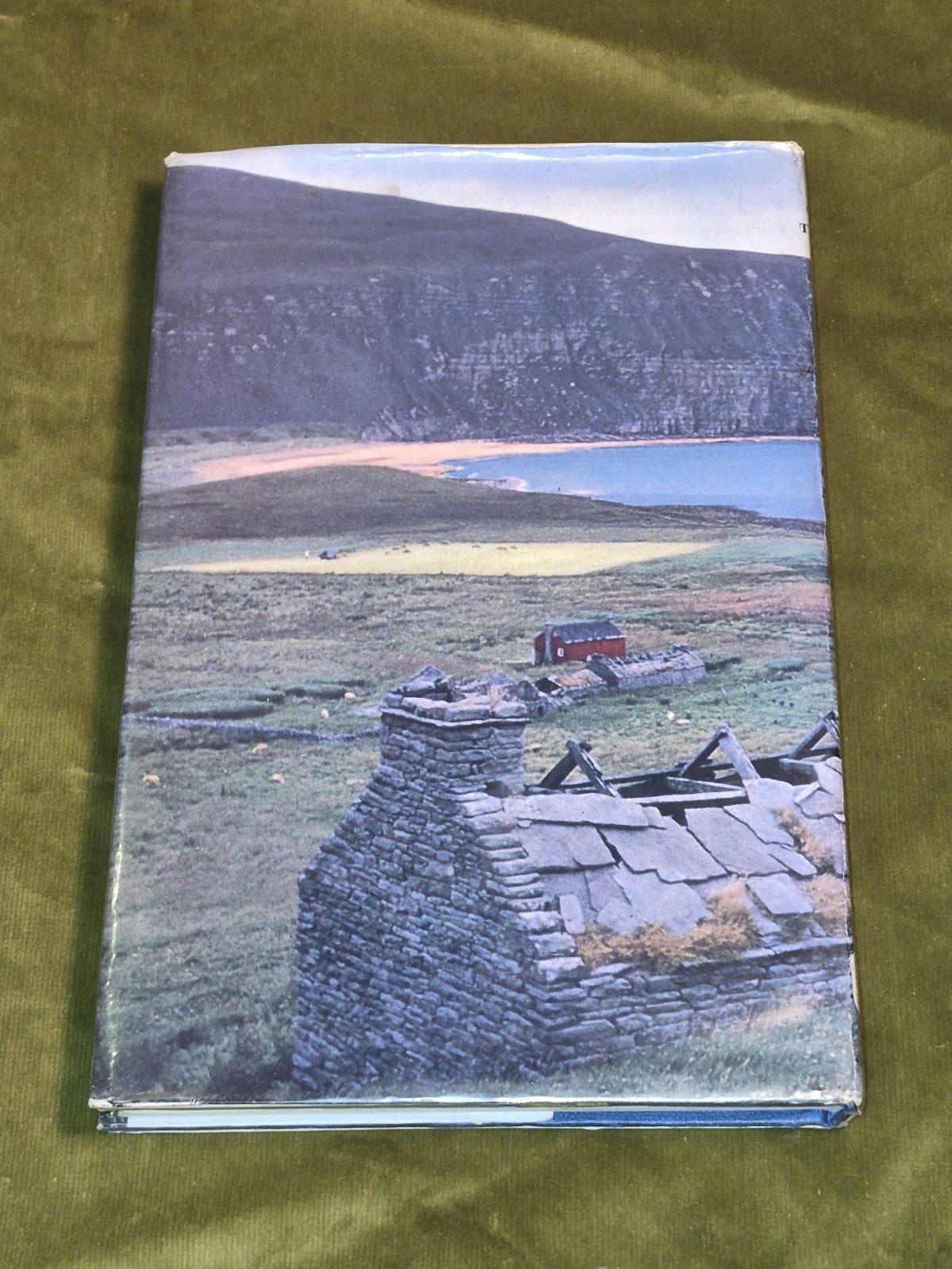 An Orkney Tapestry - George Mackay Brown - Victor Gollancz - 1969 Hb/Dj2