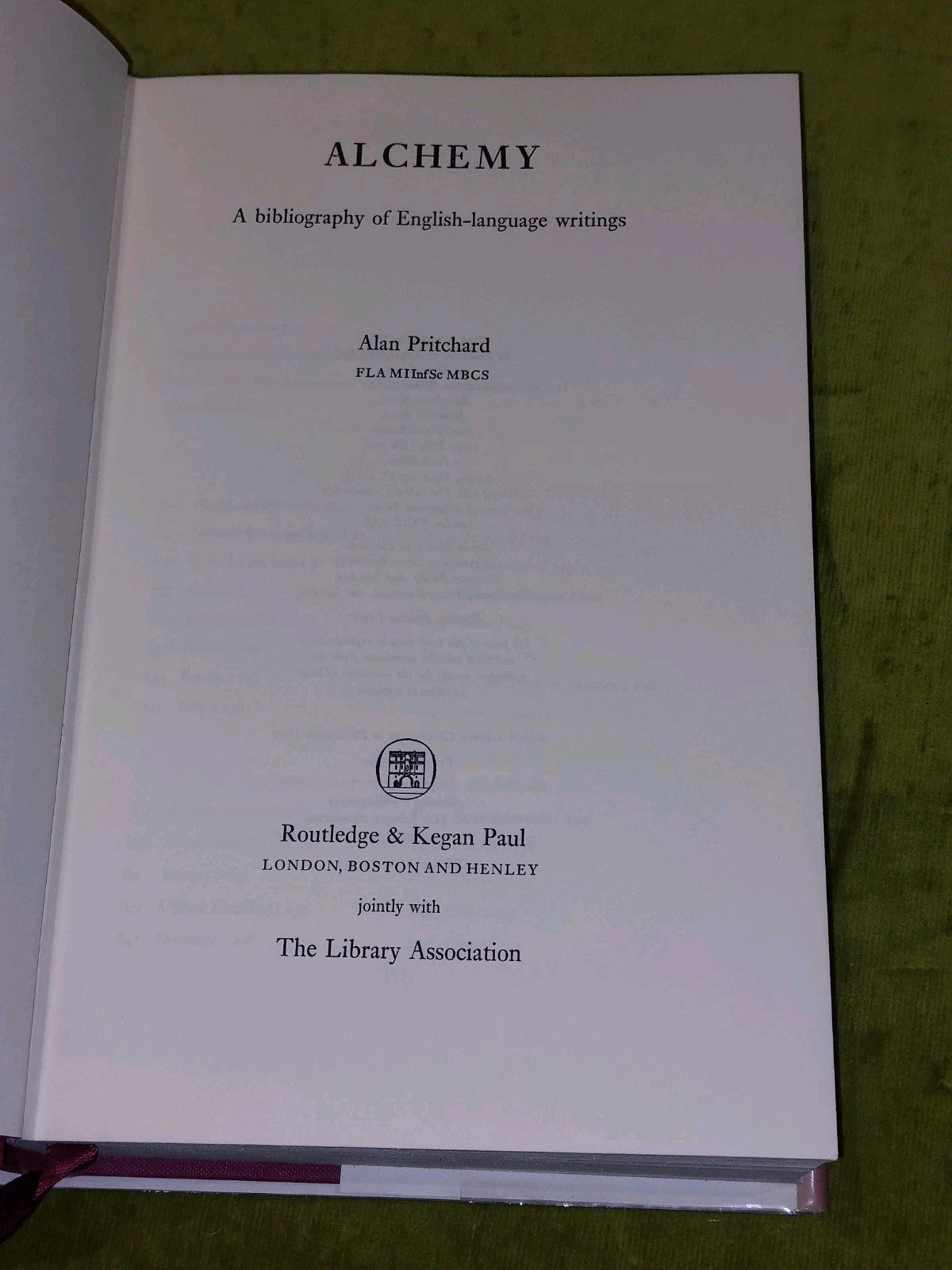 Alchemy : a Bibliography of English-Language Writings - Alan Pritchard 1980 Hb3