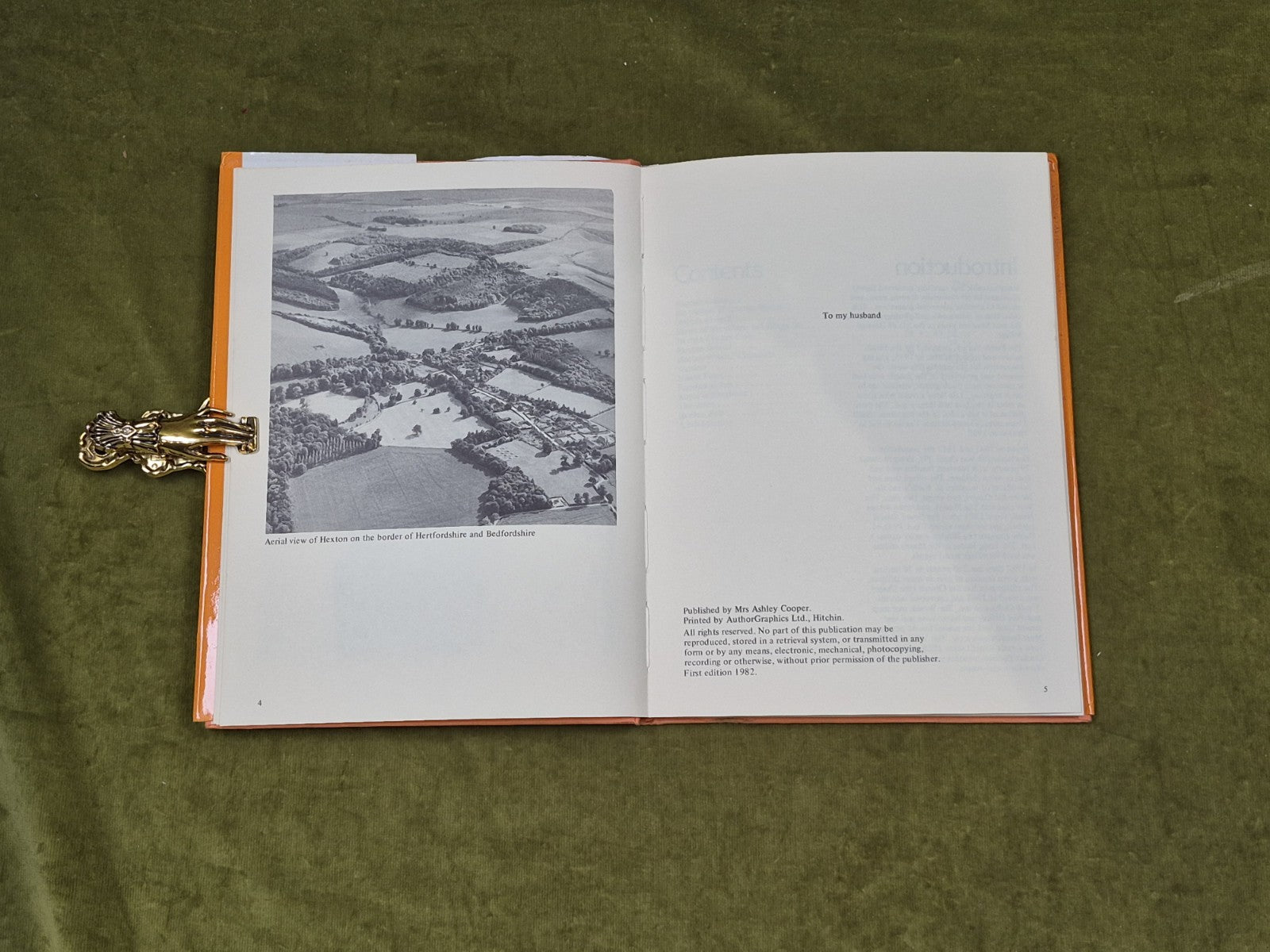 100 Years of Hexton SIGNED by Anne Ashley Cooper 1982 1st HB DJ6