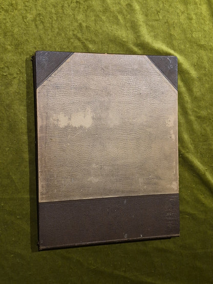 Atlas zur Archäologie der Kunst. Leather case.1