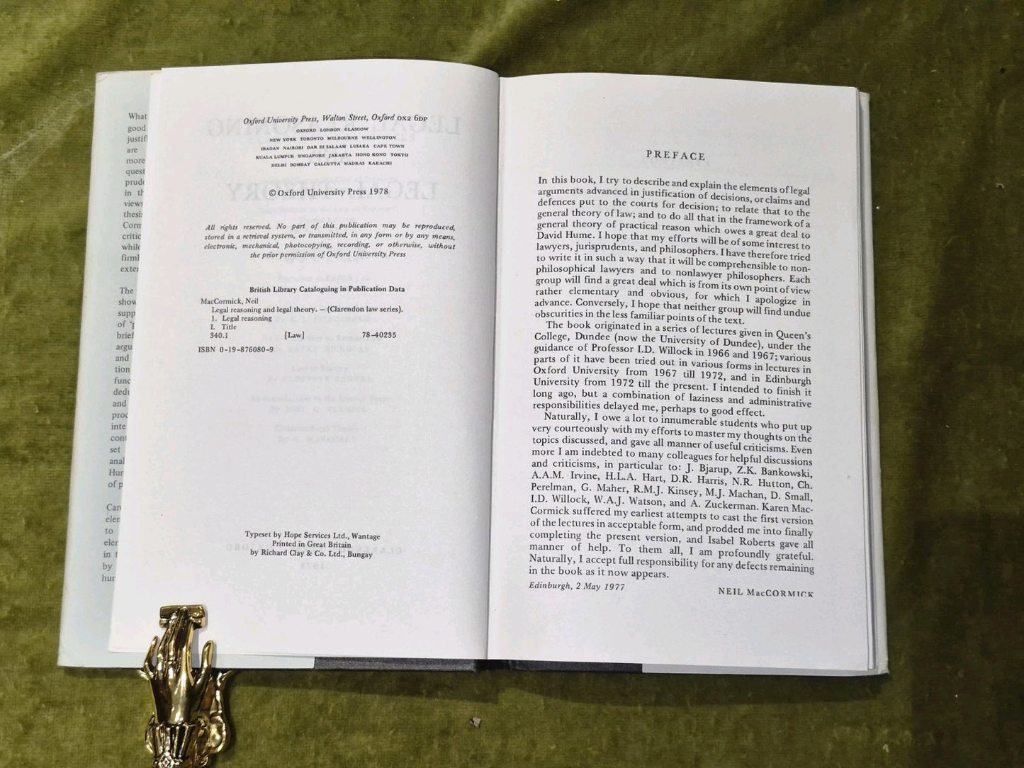 Legal Reasoning And Legal Theory - Neil MacCormick - Oxford HB DJ 19785