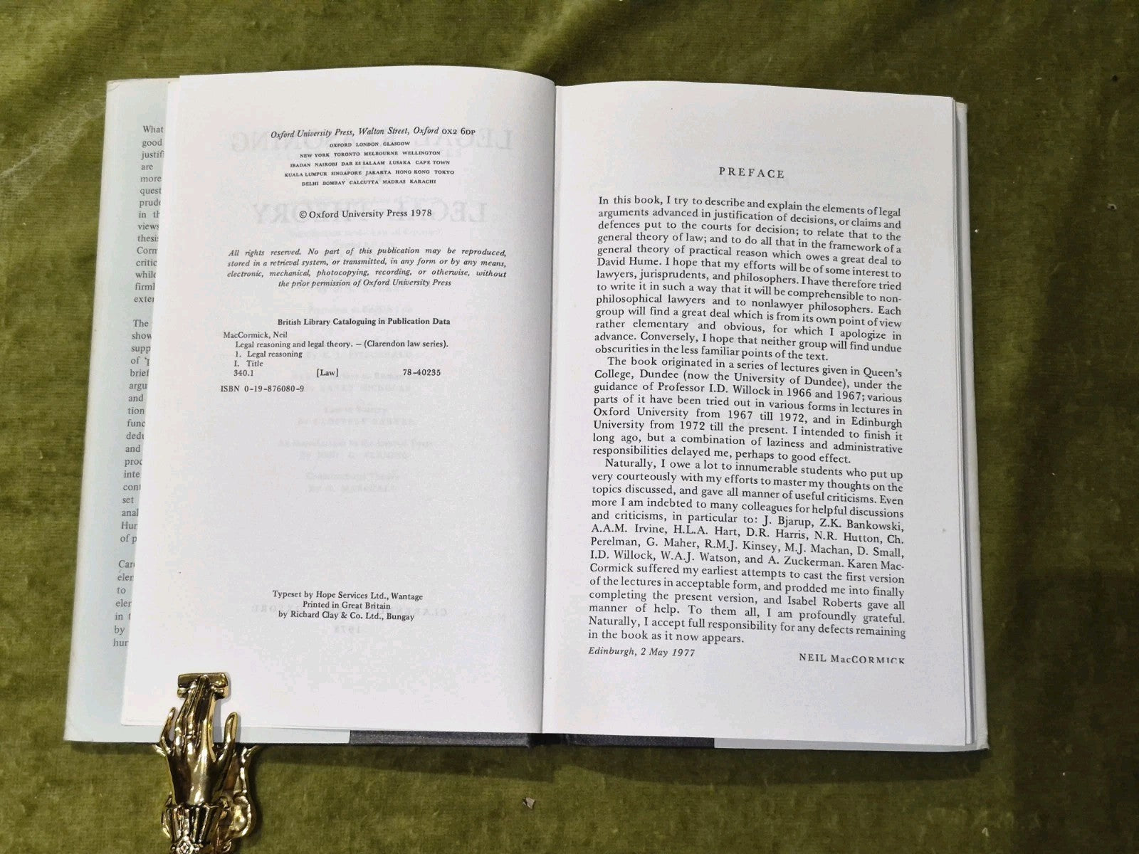 Legal Reasoning And Legal Theory - Neil MacCormick - Oxford HB DJ 19785