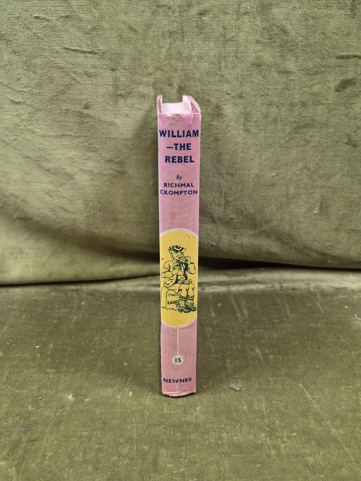 William the Rebel by Richmal Crompton , George Newnes 1966 , 18th Imp. HB DJ2