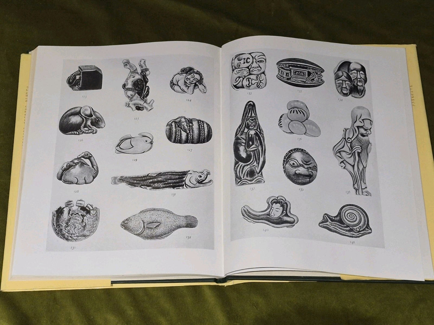 The Art of the Netsuke Carver - Frederick Meinertzhagen9