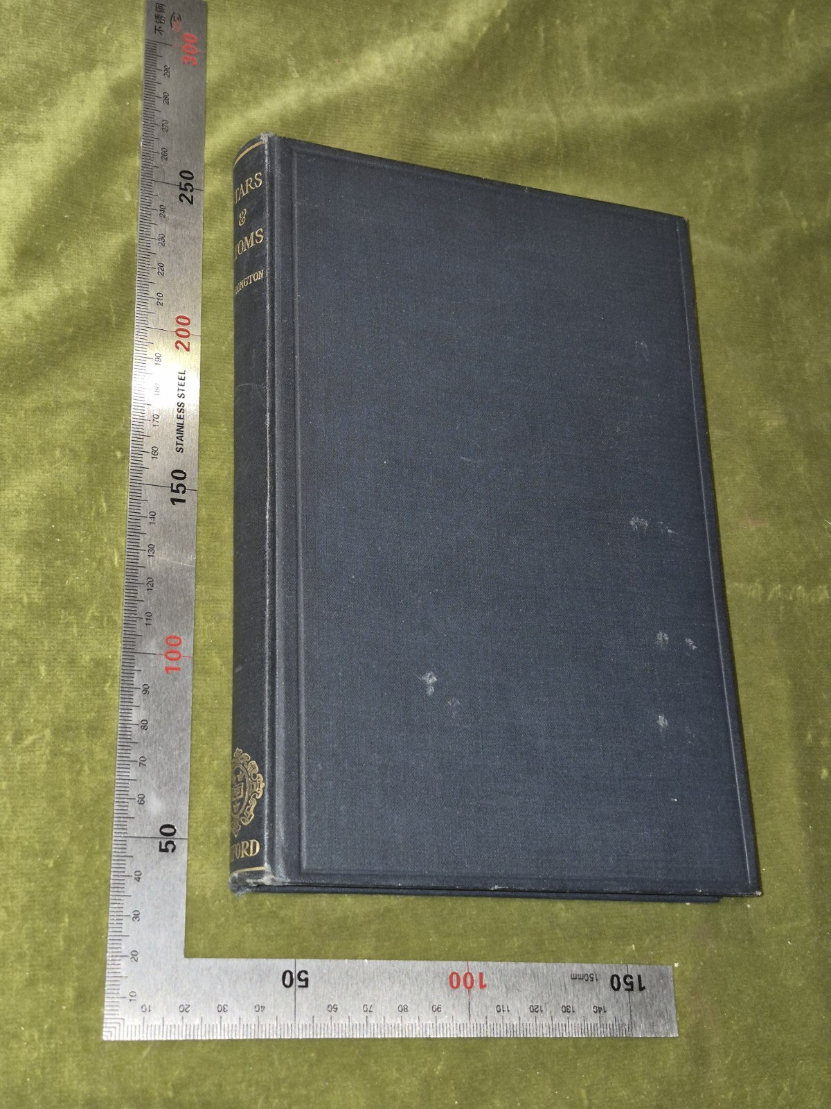 Stars and Atoms by Arthur Eddington Oxford 1927 1st ed EINSTEIN1