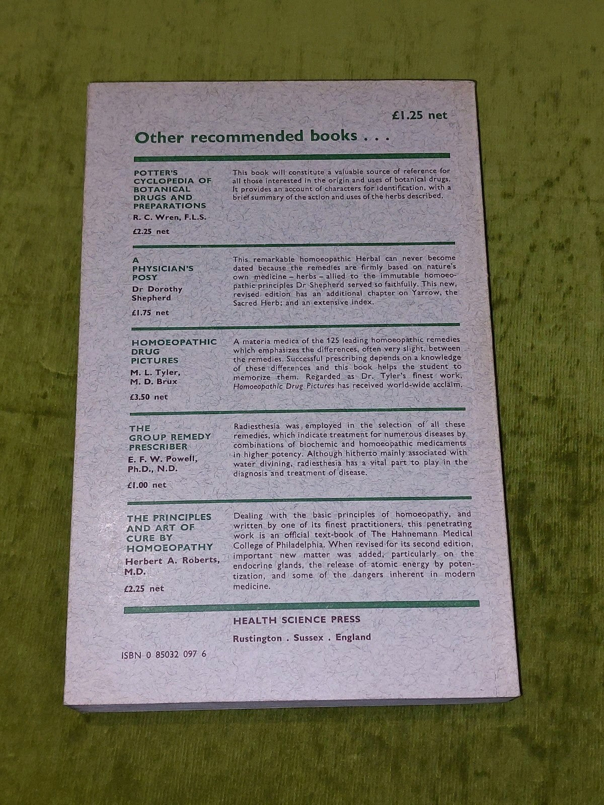 Prescriber and Clinical Repertory of Medicinal Herbs by F. HarperShove Pb 19722