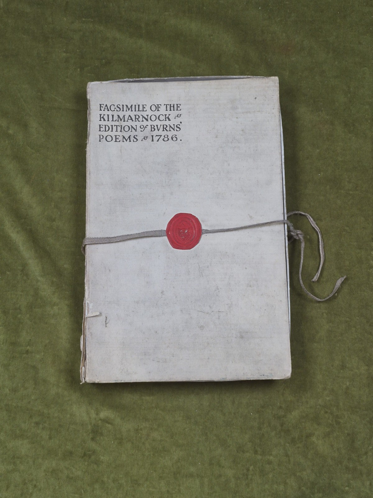 Facsimile of the 1786 Kilmarnock Edition of Burns Poems - R Gibson & Sons in Box0