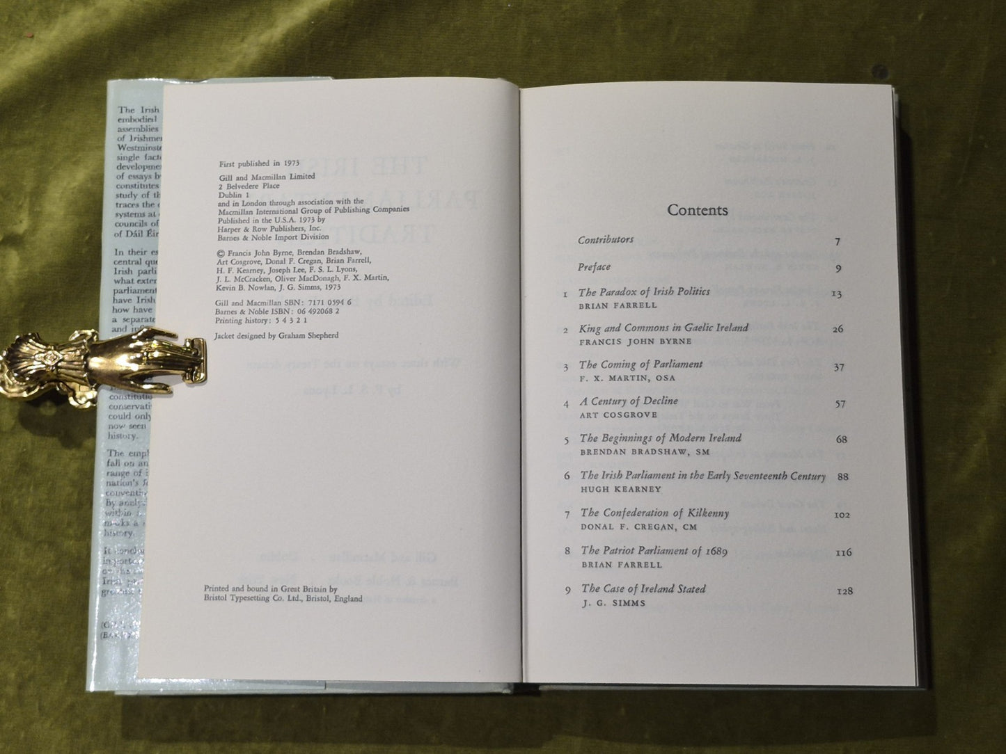 The Irish Parliamentary Tradition - Brian Farrell , F. S. L. Lyons4