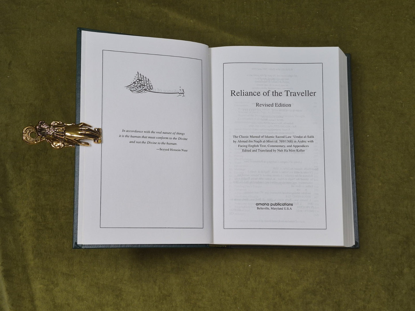 Reliance of the Traveller : A Classic Manual of Islamic Sacred Law by Ah Al-Naq 3