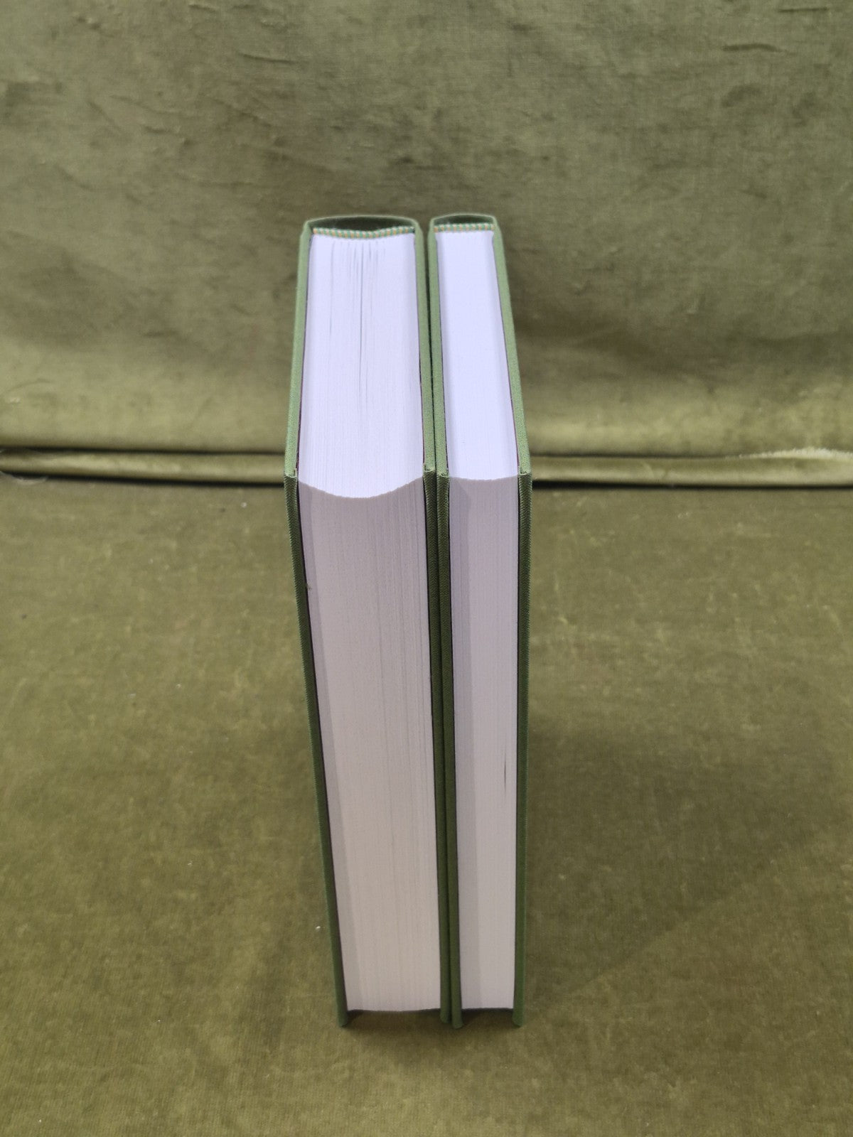 Collected Poems and Songs of George Campbell Hay in 2 Vols in Slipcase4
