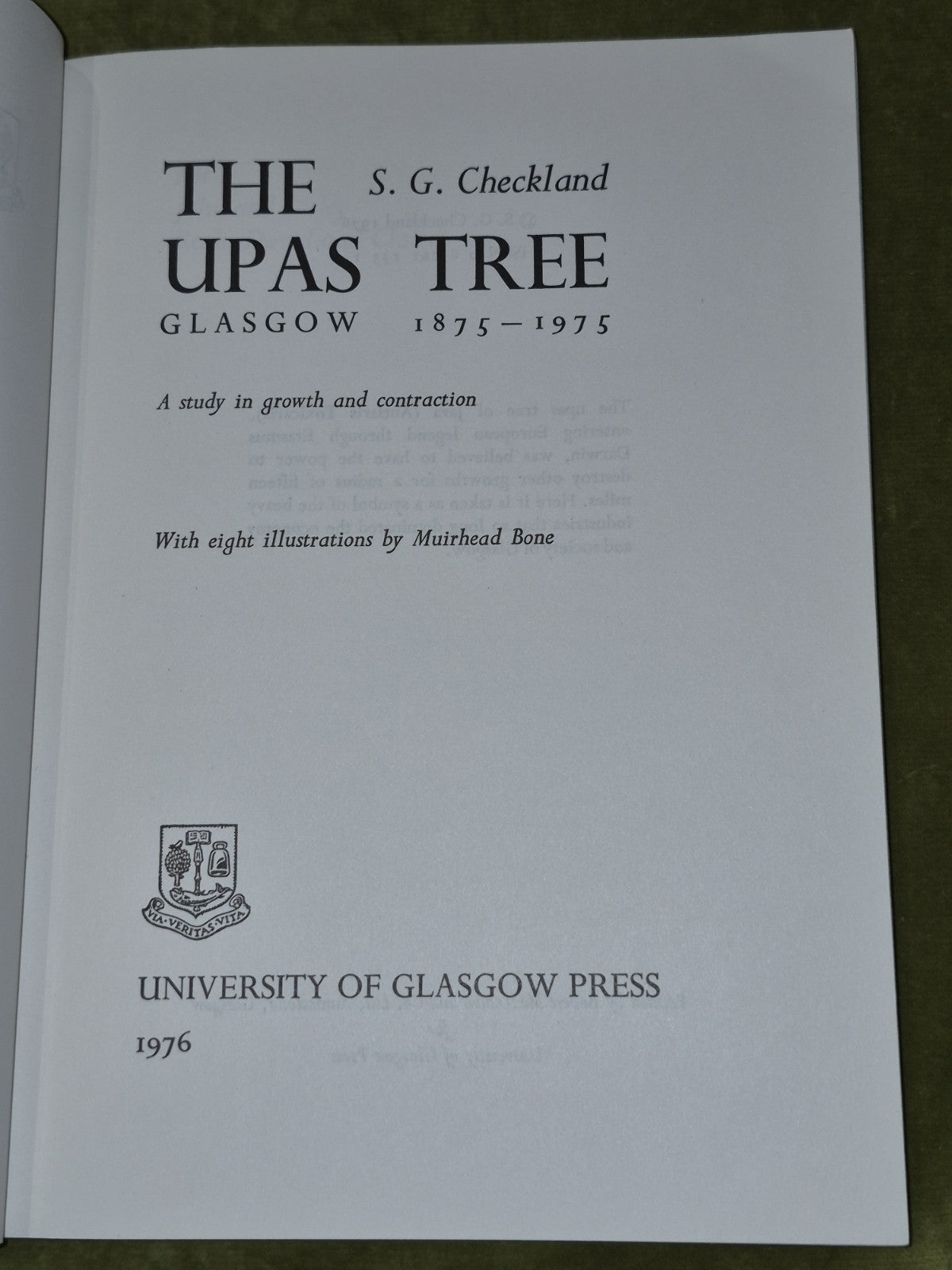 The Upas Tree Glasgow 1875-1975 S G Checkland PB4