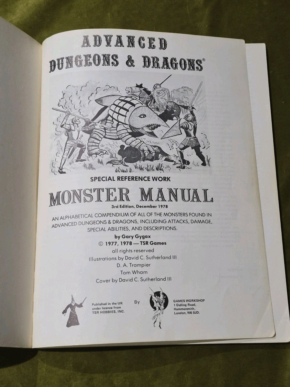 Advanced Dungeons and Dragons Monster Manual Softcover First Edition UK TSR 19772