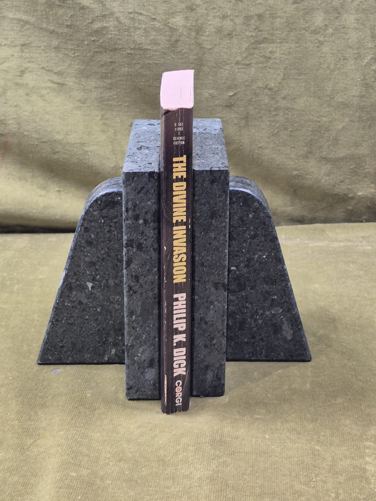 1982 The Divine Invasion by Philip K. Dick UK Corgi 1st Paperback2