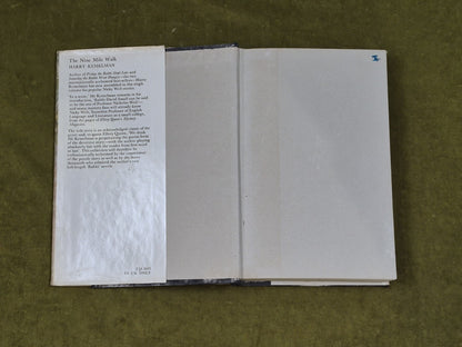 The Nine Mile Walk - Harry Kemelman ,  Hutchinson & Co, 1968 1st HB DJ3