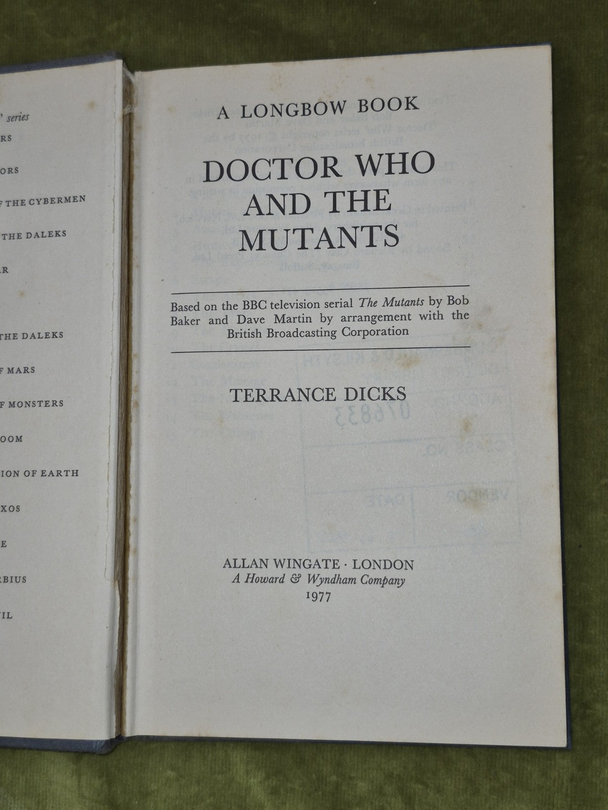 DOCTOR WHO AND THE MUTANTS 1977 HARDBACK BOOK 1ST EDITION  EX-LIBRARY5