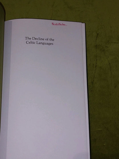 The Decline of the Celtic Languages by Victor Edward Durkacz [John Donald] 19834