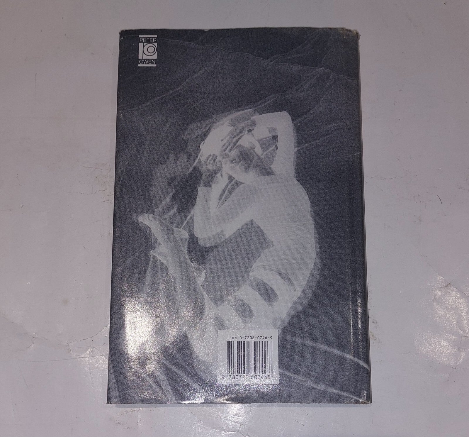 Dust on Her Tongue, Rosa, Rodrigo Rey, Peter Owen Publishers (1989) Book1