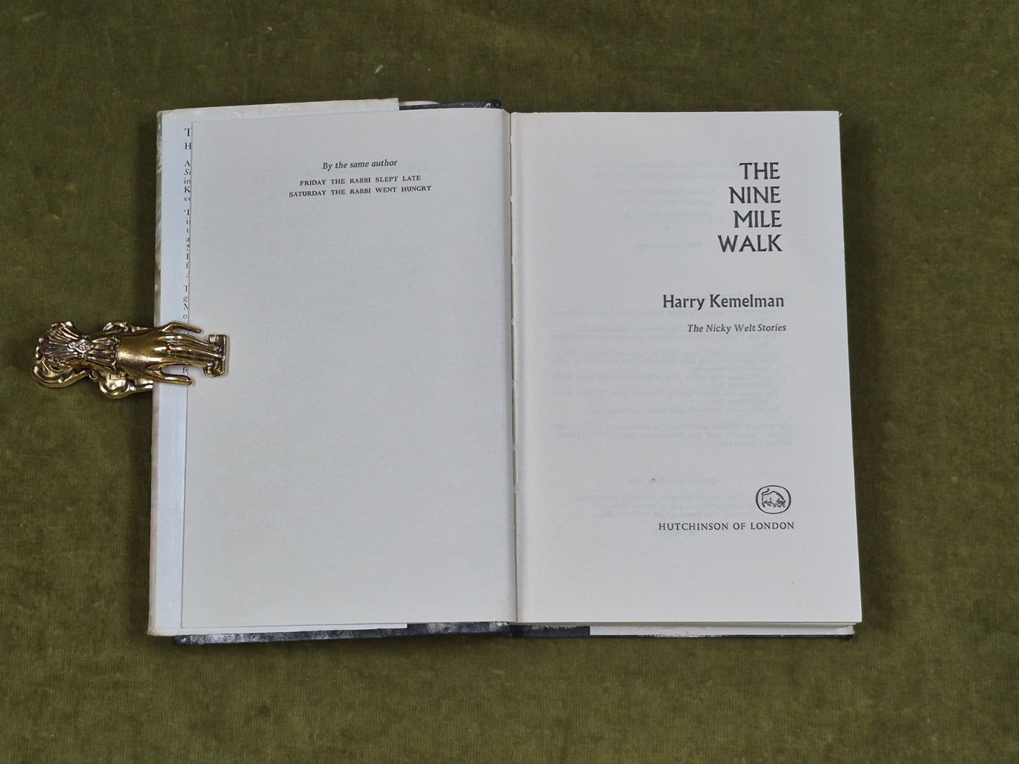 The Nine Mile Walk - Harry Kemelman ,  Hutchinson & Co, 1968 1st HB DJ4