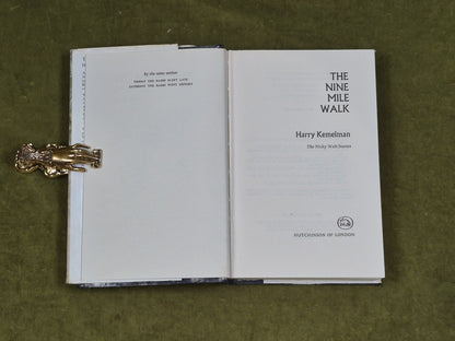 The Nine Mile Walk - Harry Kemelman ,  Hutchinson & Co, 1968 1st HB DJ4