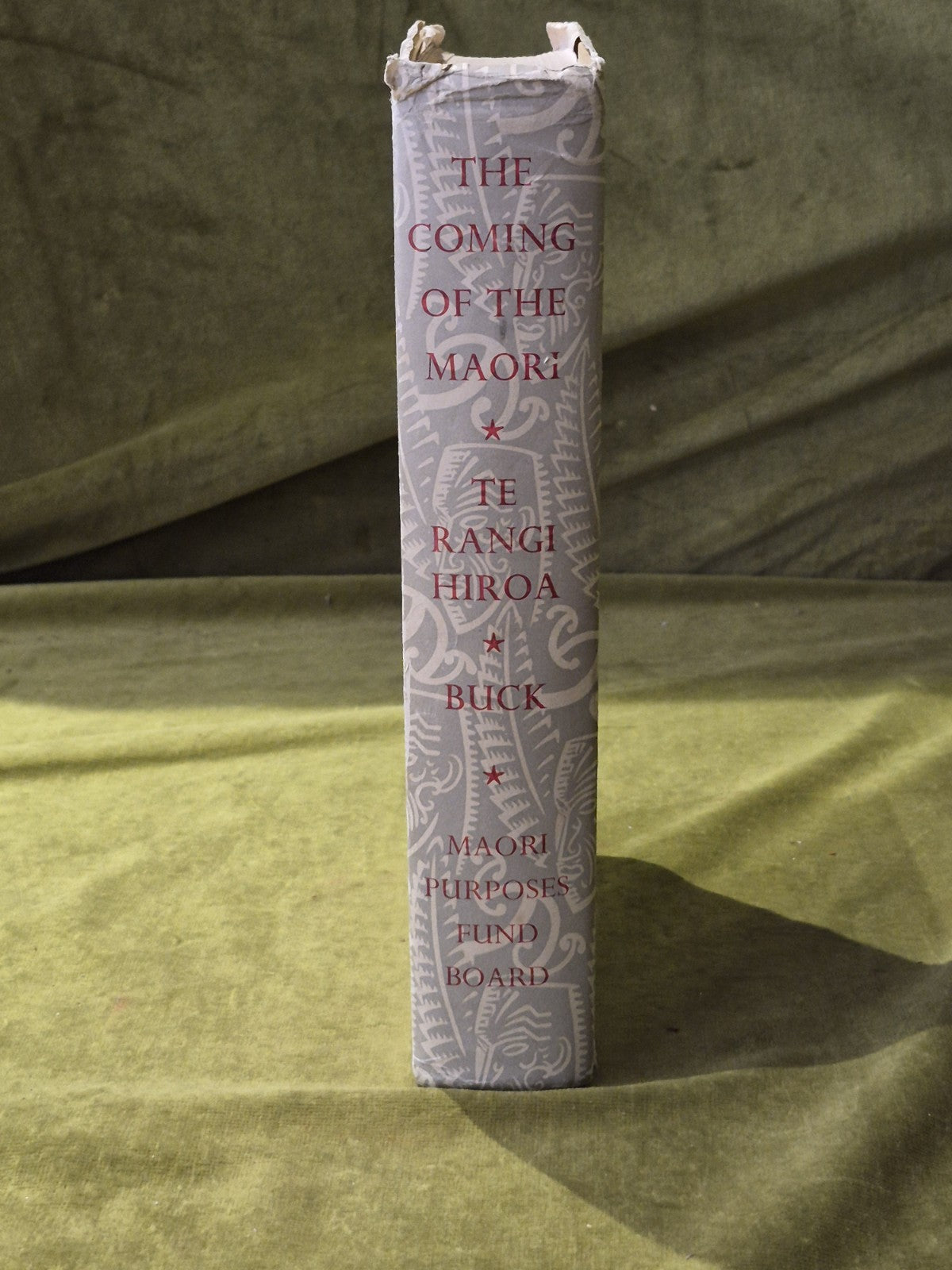 The Coming of the Maori - Sir Peter Buck , Wellington 1952 HB DJ3